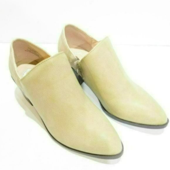 Journee Collection Adison Ankle Boots -5.5 - Picture 6 of 7